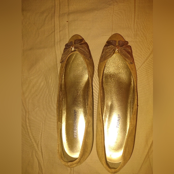 Women's Leather Prediction Heels - Picture 2 of 5